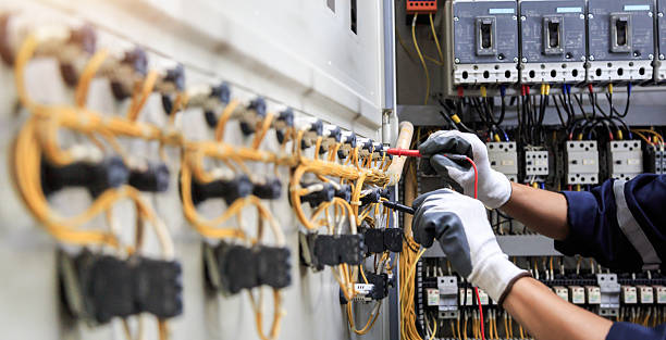Professional Electrician technician working in Roseto, PA